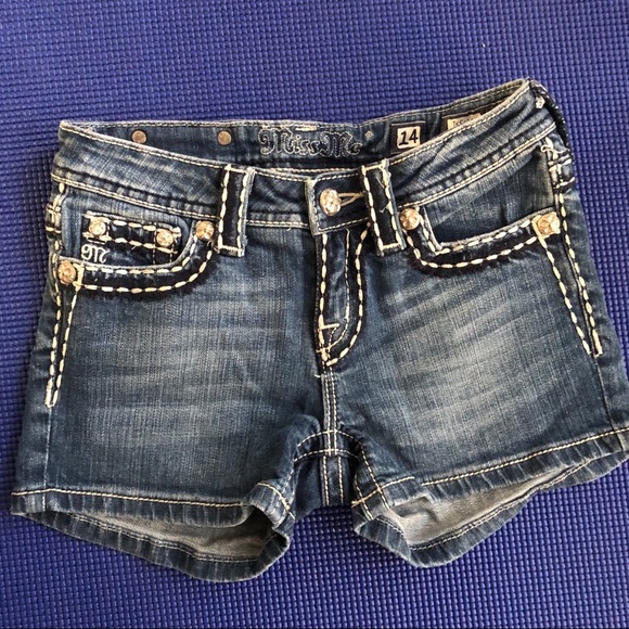 Miss Me Crystal Buttons Denim Short - Picture 2 of 7